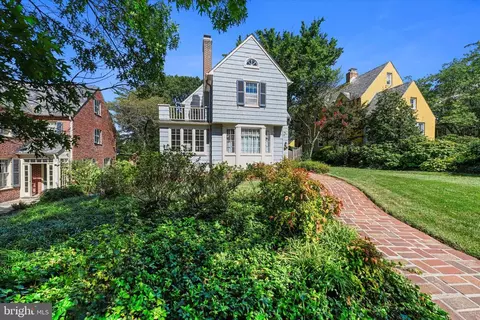 306 Saint Dunstans Rd, Baltimore, MD 21212 photo 2