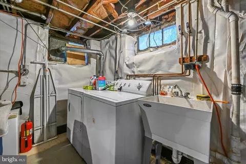 306 Saint Dunstans Rd, Baltimore, MD 21212 photo 33