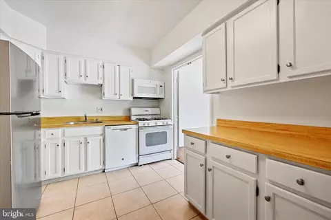 3 Hamill Rd #3F, Baltimore, MD 21210 photo 3