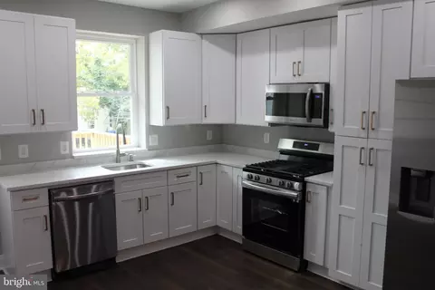 629 E 36th St, Baltimore, MD 21218 photo 9
