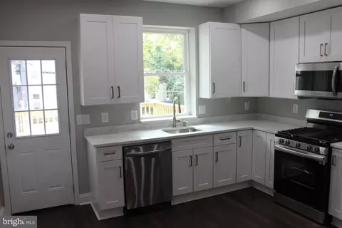 629 E 36th St, Baltimore, MD 21218 photo 8