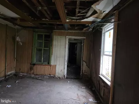 614 Bartlett Ave, Baltimore, MD 21218 photo 5