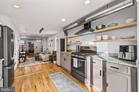 901 S Streeper St, Baltimore, MD 21224