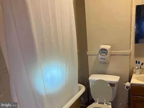 3104 E Monument St, Baltimore, MD 21205 photo 6