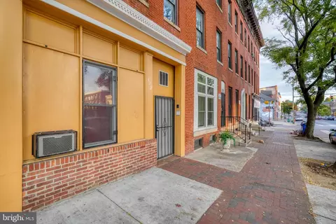 322 N Paca St, Baltimore, MD 21201 photo 2