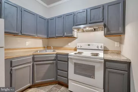 322 N Paca St, Baltimore, MD 21201 photo 8