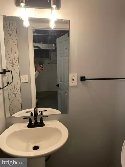 4557 Finney Ave, Baltimore, MD 21215 photo 10