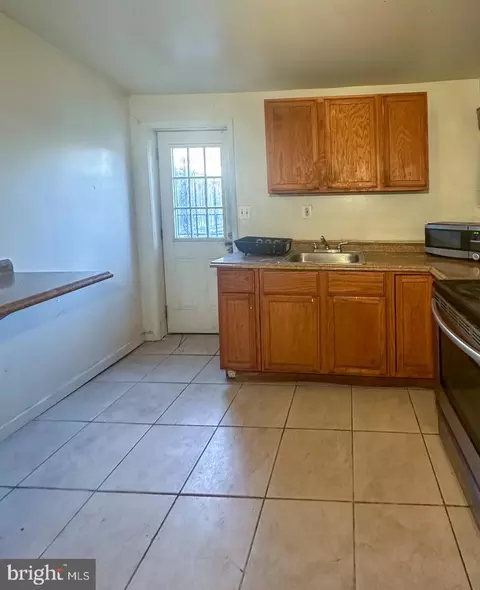 Kitchen - 103 S Monroe St, Baltimore, MD 21223 photo 2 of 3