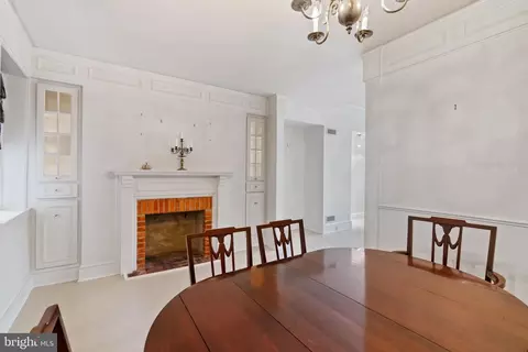 Dining - 845 S Bond St, Baltimore, MD 21231 photo 2 of 2