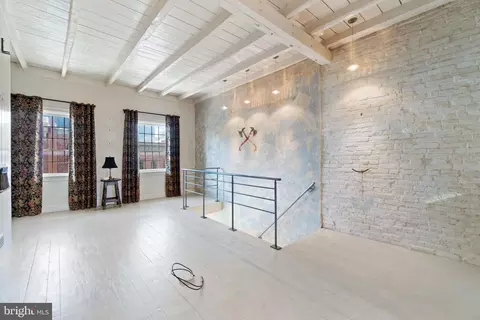 Entry Way - 845 S Bond St, Baltimore, MD 21231 photo 6 of 9
