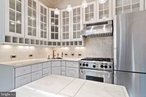 Kitchen - 845 S Bond St, Baltimore, MD 21231 photo 8 of 9