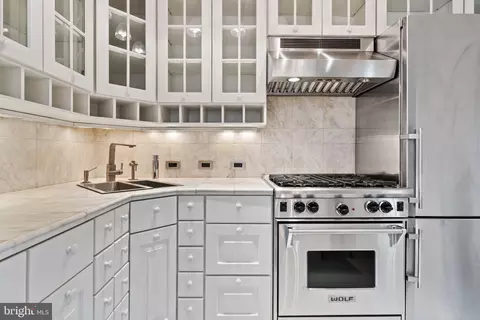 Kitchen - 845 S Bond St, Baltimore, MD 21231 photo 6 of 9