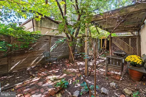 Exterior - 845 S Bond St, Baltimore, MD 21231 photo 5 of 18