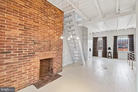 Exterior - 845 S Bond St, Baltimore, MD 21231 photo 4 of 18