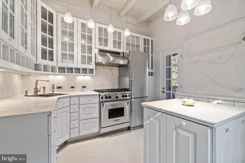 Kitchen - 845 S Bond St, Baltimore, MD 21231 photo 9 of 9