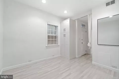 Entry Way - 845 S Bond St, Baltimore, MD 21231 photo 2 of 9