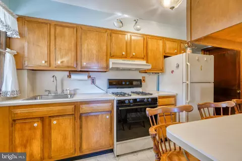 4131 Shannon Dr, Baltimore, MD 21213 photo 28