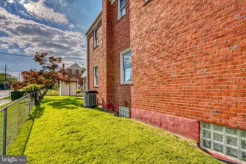 4131 Shannon Dr, Baltimore, MD 21213 photo 9