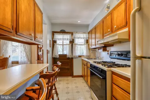 4131 Shannon Dr, Baltimore, MD 21213 photo 32