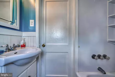 4131 Shannon Dr, Baltimore, MD 21213 photo 45
