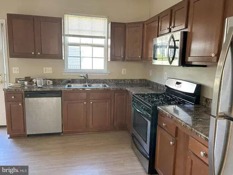 5406 Parkside Pl, Baltimore, MD 21206 photo 5