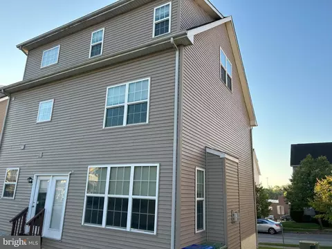 5406 Parkside Pl, Baltimore, MD 21206 photo 3