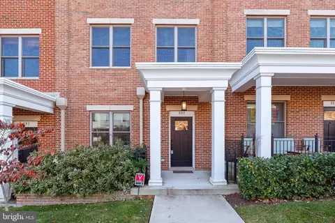 805 W 32nd St, Baltimore, MD 21211