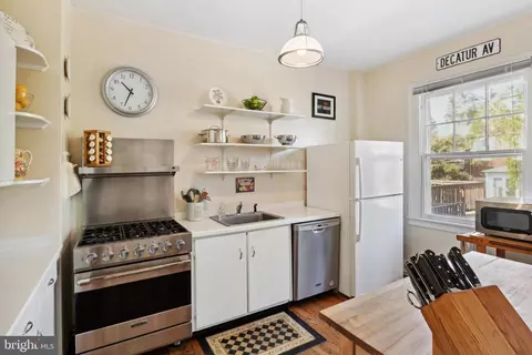 3938 Cloverhill Rd, Baltimore, MD 21218 photo 7