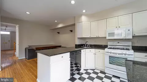 213 E Cross St, Baltimore, MD 21230 photo 13