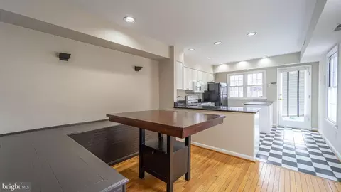 213 E Cross St, Baltimore, MD 21230 photo 12