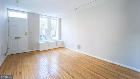 213 E Cross St, Baltimore, MD 21230 photo 8