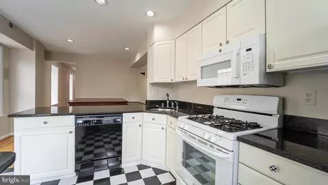 213 E Cross St, Baltimore, MD 21230 photo 16