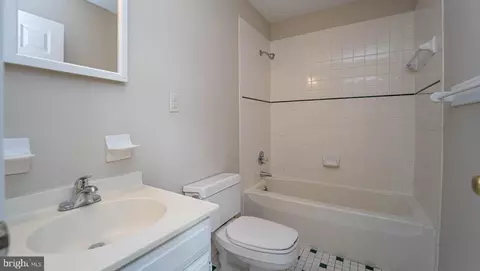 213 E Cross St, Baltimore, MD 21230 photo 31