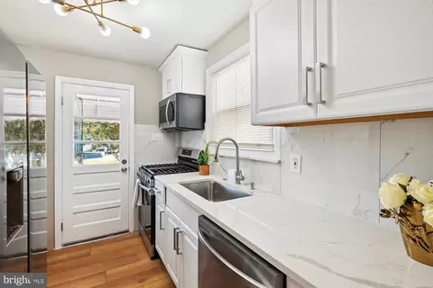 619 Annabel Ave, Brooklyn, MD 21225 photo 3