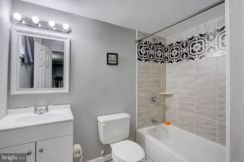 36 Mardrew Rd, Baltimore, MD 21229 photo 18