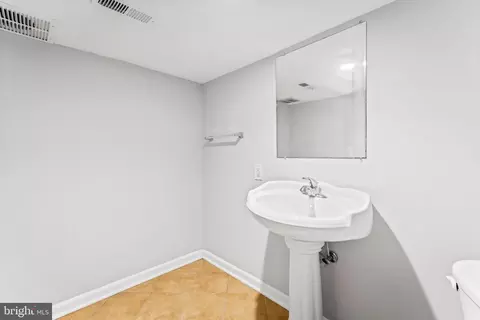 733 Argonne Dr, Baltimore, MD 21218 photo 25