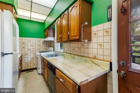 2405 Hamilton Ave, Baltimore, MD 21214 photo 13