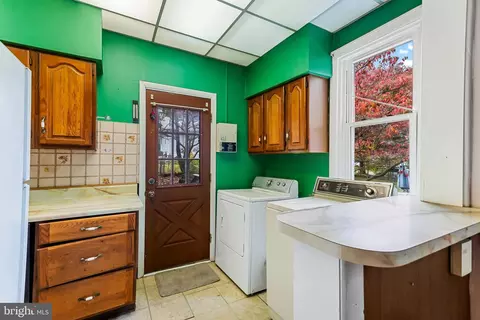 2405 Hamilton Ave, Baltimore, MD 21214 photo 12