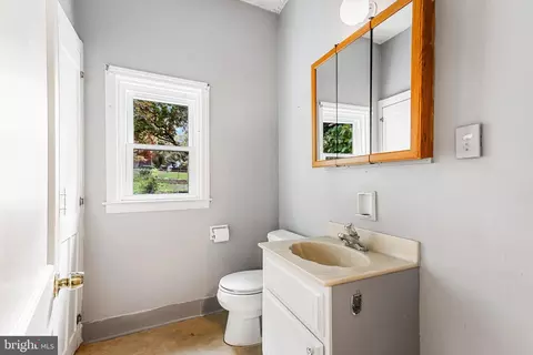 2405 Hamilton Ave, Baltimore, MD 21214 photo 15
