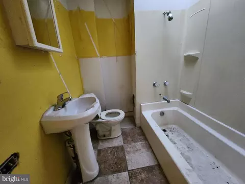 709 Denison St, Baltimore, MD 21229 photo 6