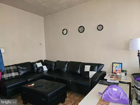 2427 E Lanvale St, Baltimore, MD 21213 photo 4