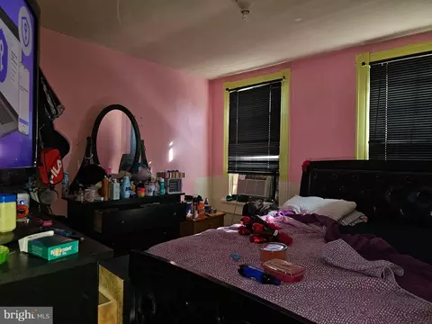 2427 E Lanvale St, Baltimore, MD 21213 photo 9
