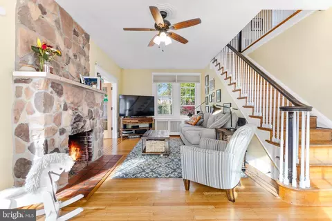 8 Mallow Hill Rd, Baltimore, MD 21229 photo 4