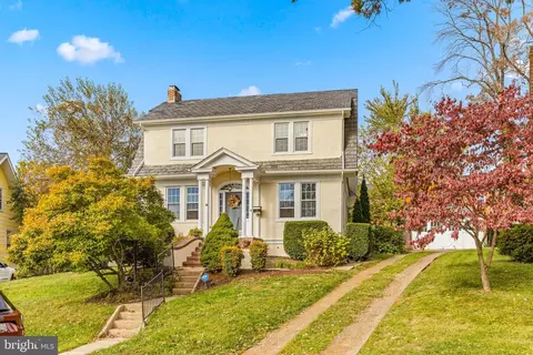 8 Mallow Hill Rd, Baltimore, MD 21229