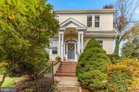 8 Mallow Hill Rd, Baltimore, MD 21229 photo 2