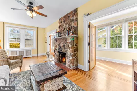 8 Mallow Hill Rd, Baltimore, MD 21229 photo 5