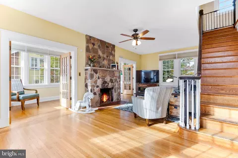 8 Mallow Hill Rd, Baltimore, MD 21229 photo 7
