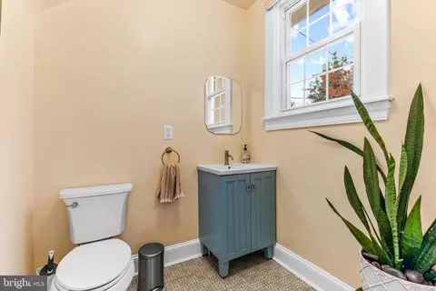 8 Mallow Hill Rd, Baltimore, MD 21229 photo 22