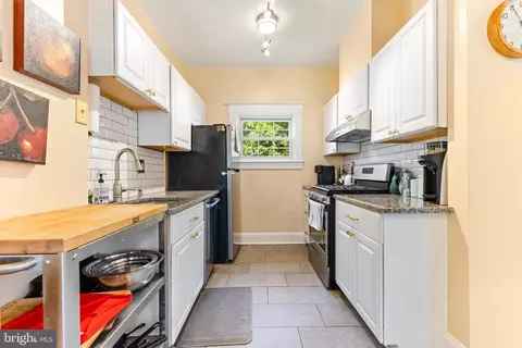 8 Mallow Hill Rd, Baltimore, MD 21229 photo 10