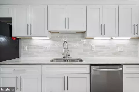 1821 E Pratt St, Baltimore, MD 21231 photo 10